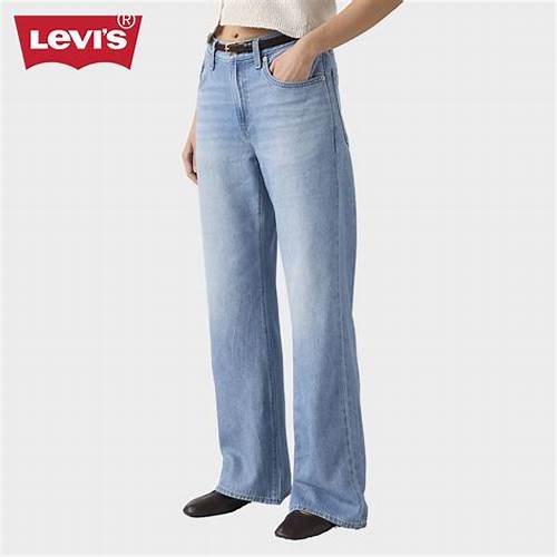 Levi's® Loose Boot (005DO-0011)