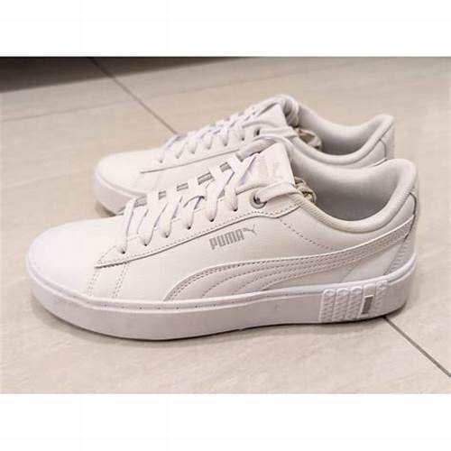 PUMA Sepatu Trainer Wanita Smash Platform v2 L