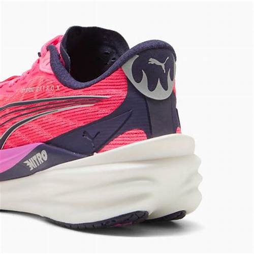 Puma Deviate NITRO 4 Women's Running Shoes - Pink